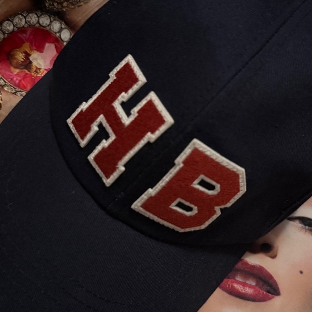 🌷👐🏻🌷• 🧢 Henri Bendel x Classic Vibes 🧢 • 👐🏻🌹👐🏻